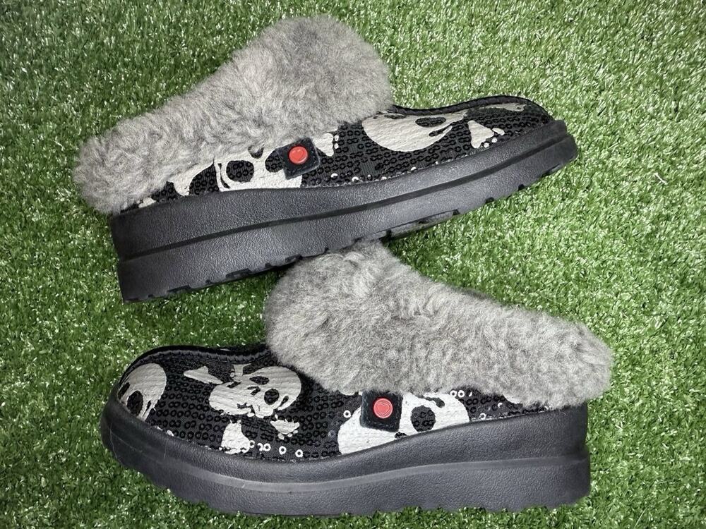 💖 UGG Heart Ugg Dreams Skulls Sequin Slippers Kids 3 NEW ✨
